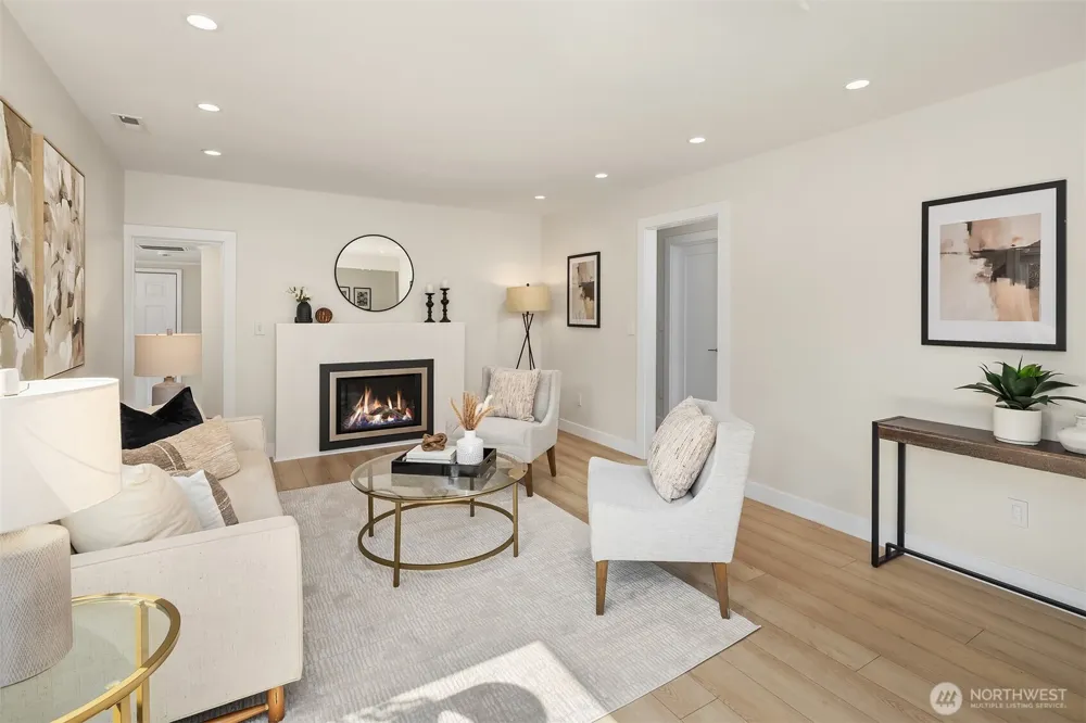 11056 Goodwin Way NE Seattle, WA 98125