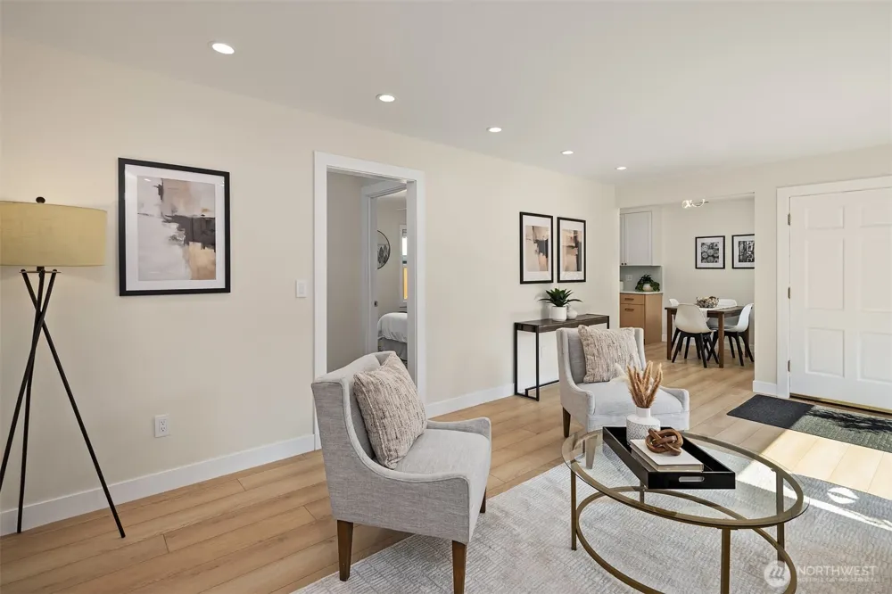 11056 Goodwin Way NE Seattle, WA 98125