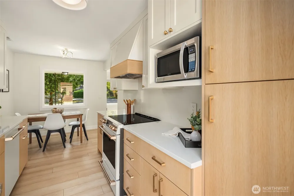 11056 Goodwin Way NE Seattle, WA 98125