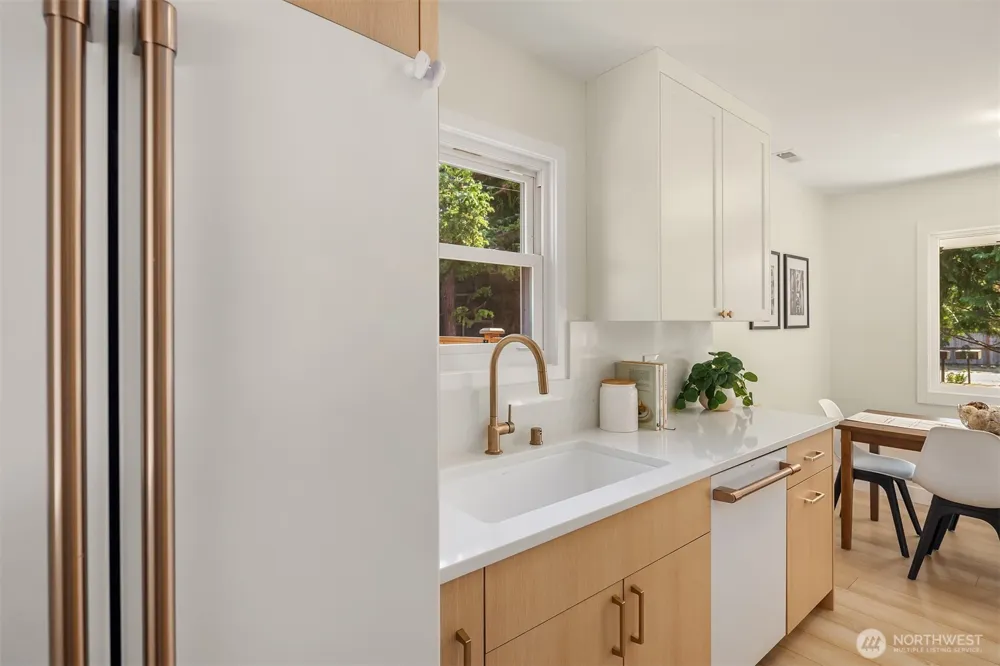 11056 Goodwin Way NE Seattle, WA 98125