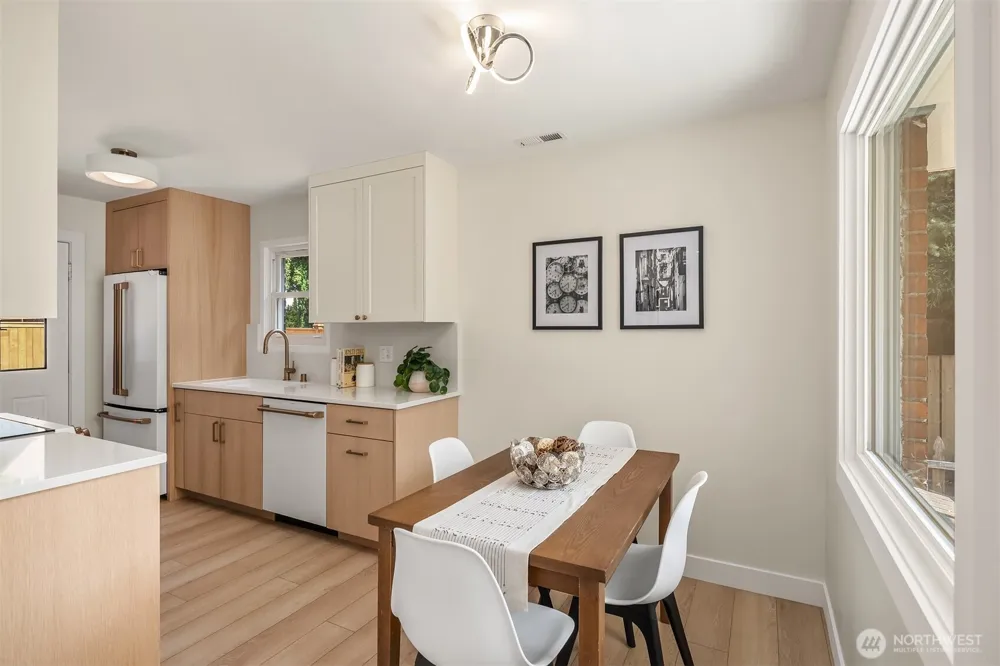 11056 Goodwin Way NE Seattle, WA 98125