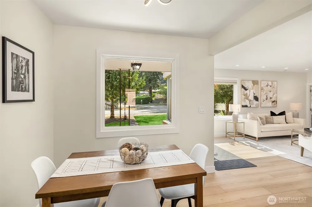 11056 Goodwin Way NE Seattle, WA 98125