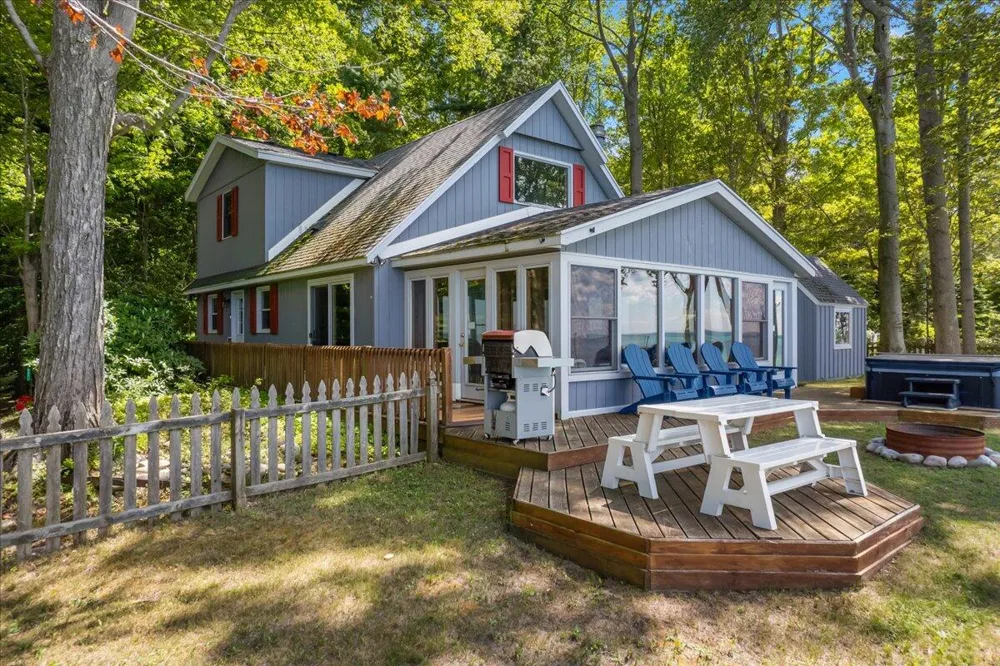 997 Lake Lane Casco Township, MI 49090
