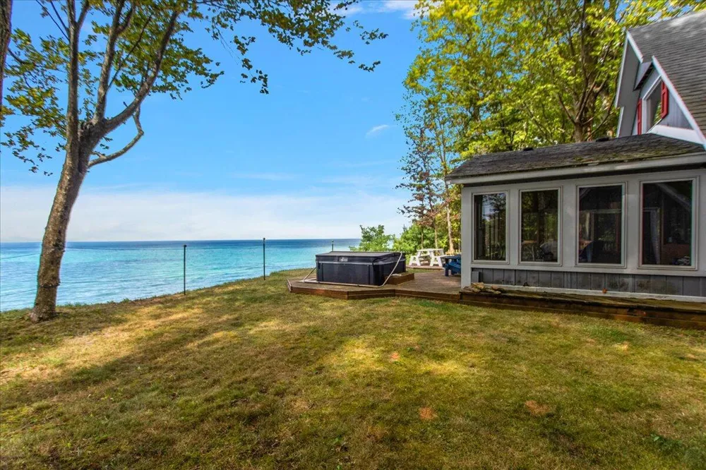 997 Lake Lane Casco Township, MI 49090