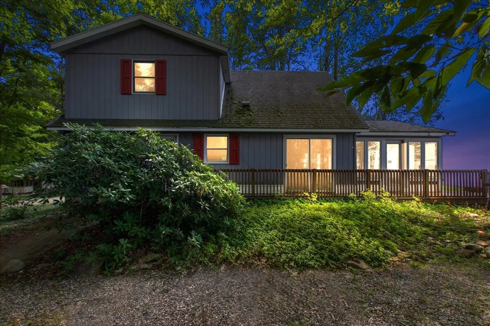 997 Lake Lane Casco Township, MI 49090