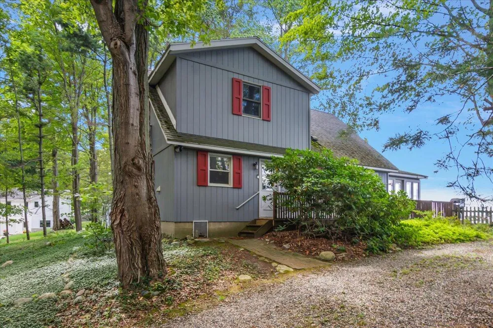 997 Lake Lane Casco Township, MI 49090