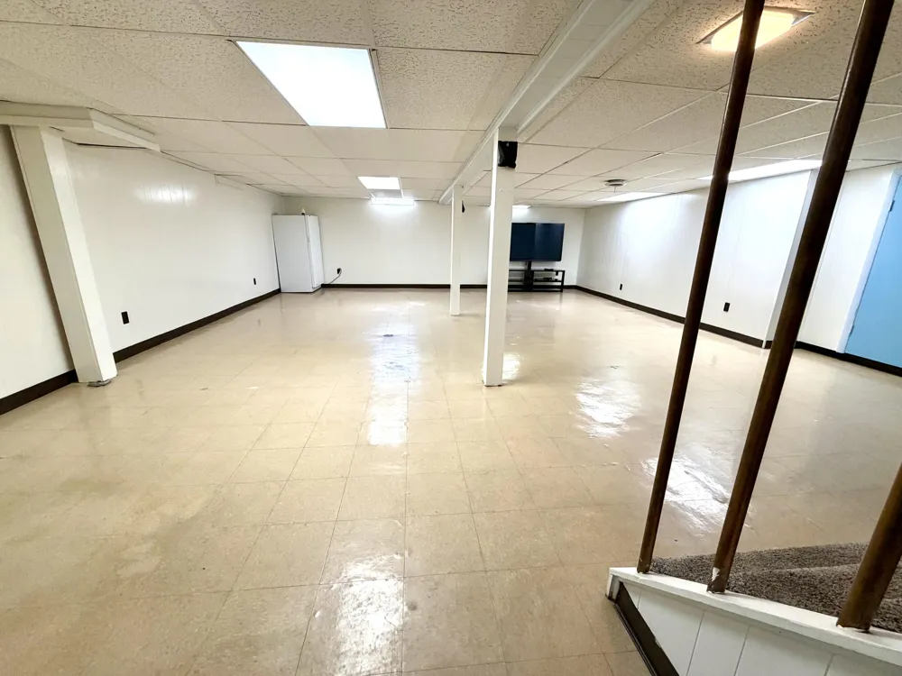 9062 Woodring Street Livonia City, MI 48150