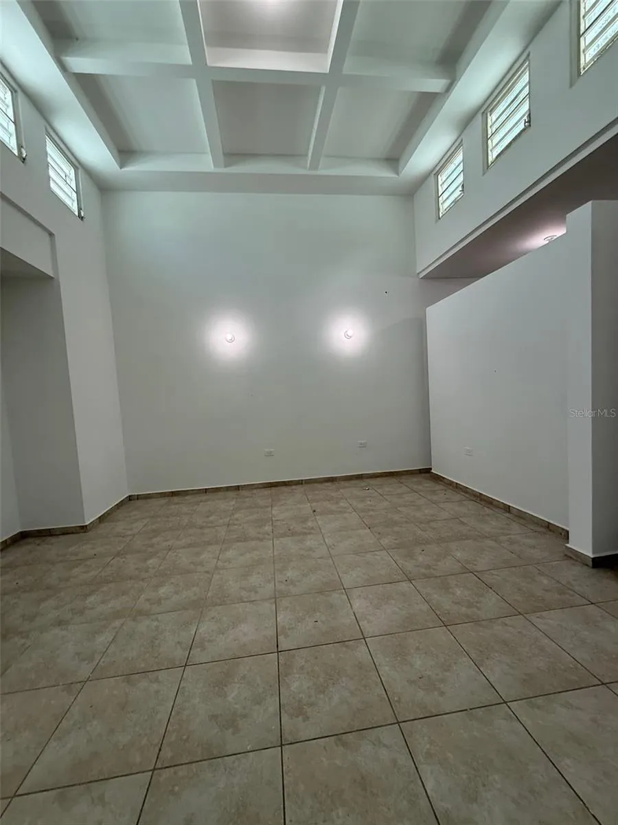 796 BAIROA Caguas, PR 00725