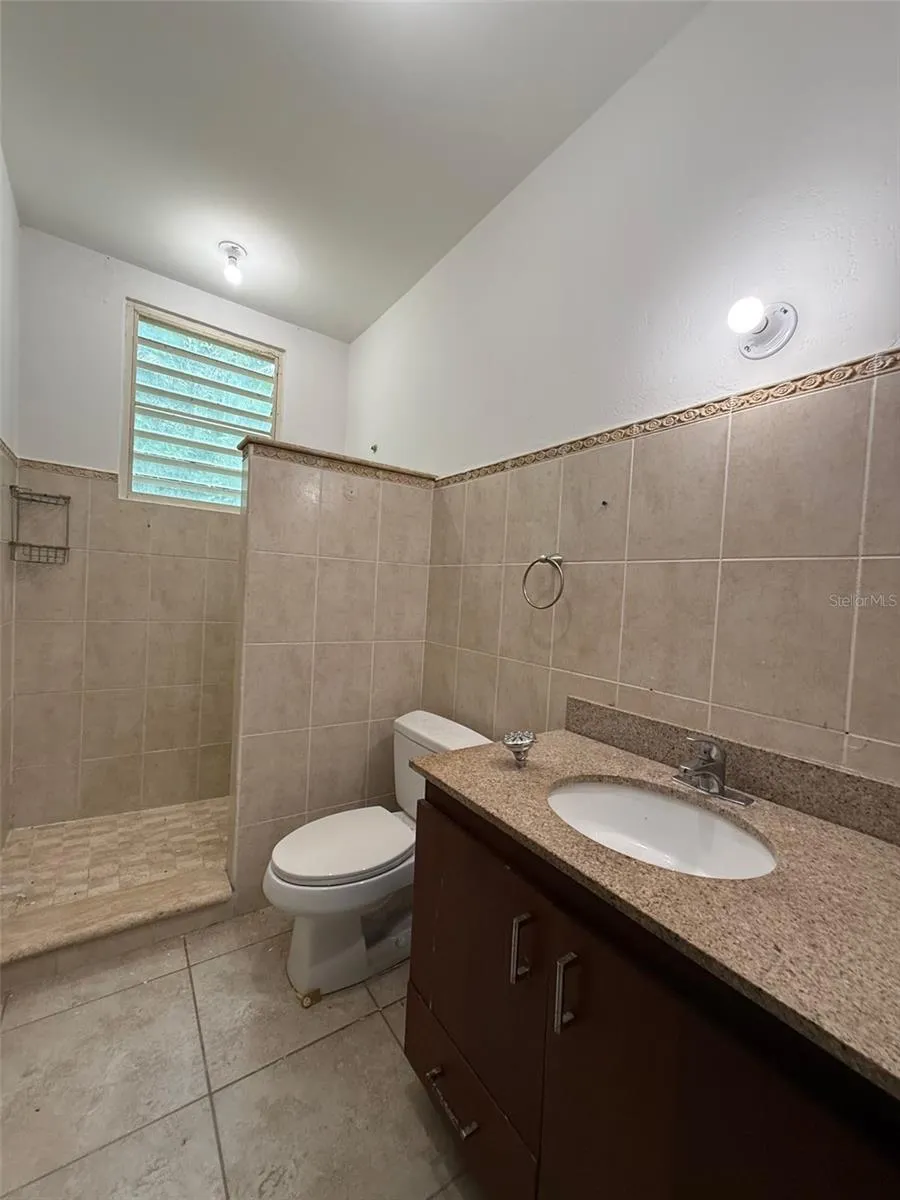 796 BAIROA Caguas, PR 00725