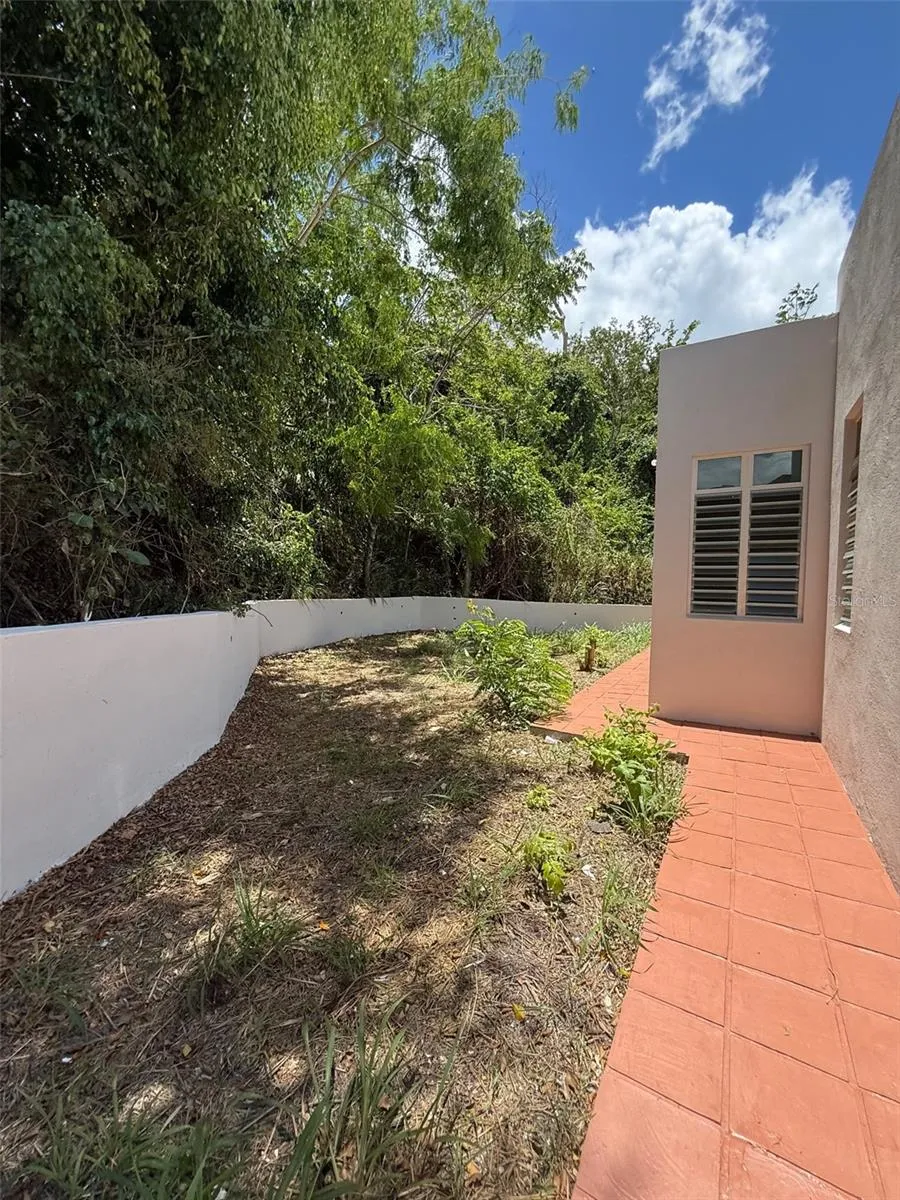796 BAIROA Caguas, PR 00725