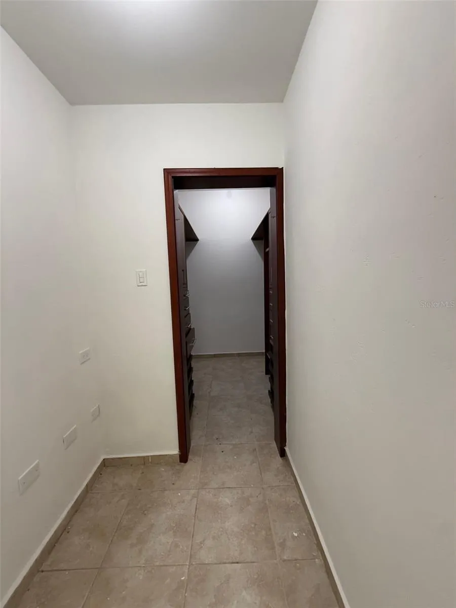 796 BAIROA Caguas, PR 00725
