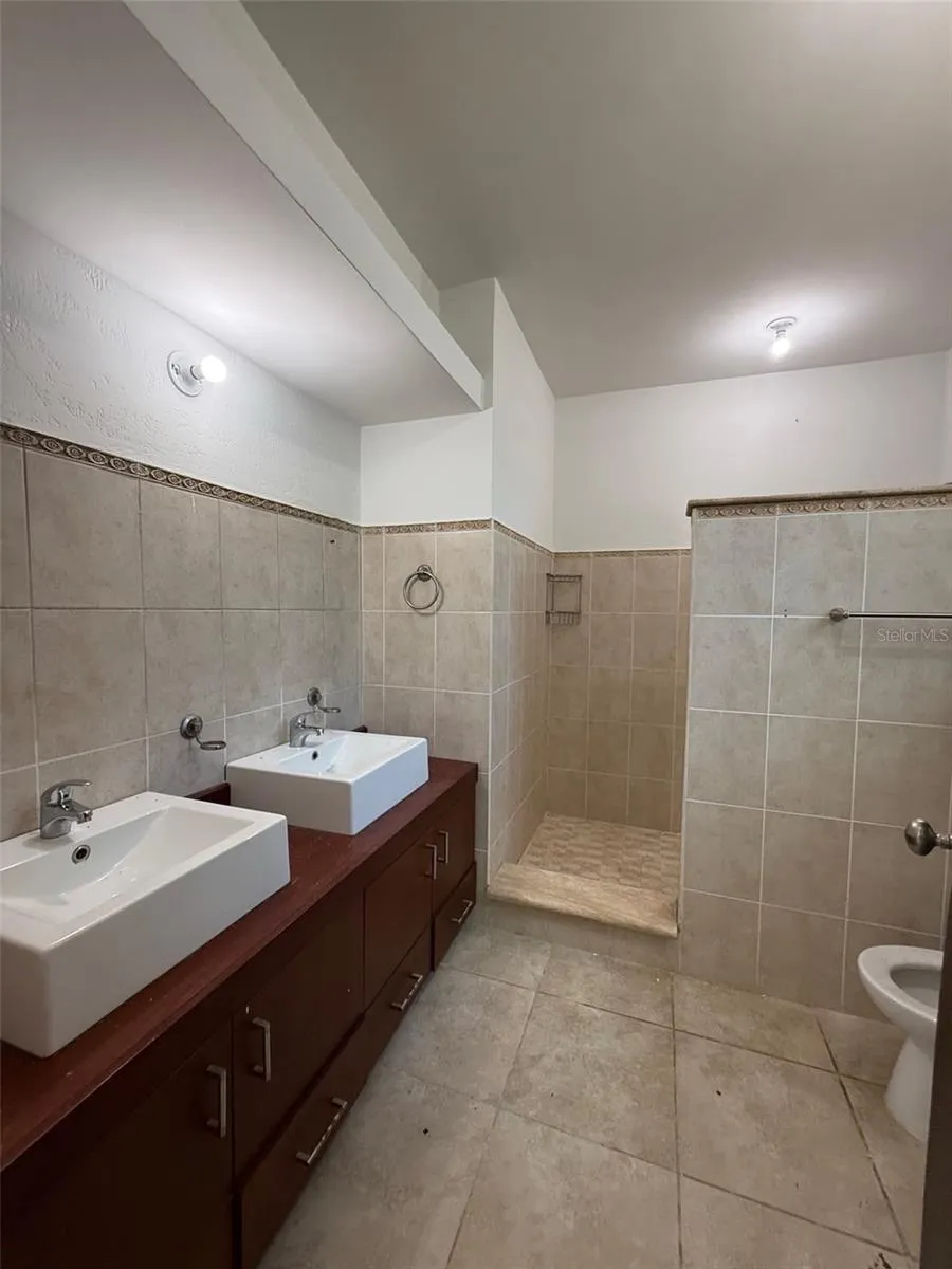 796 BAIROA Caguas, PR 00725