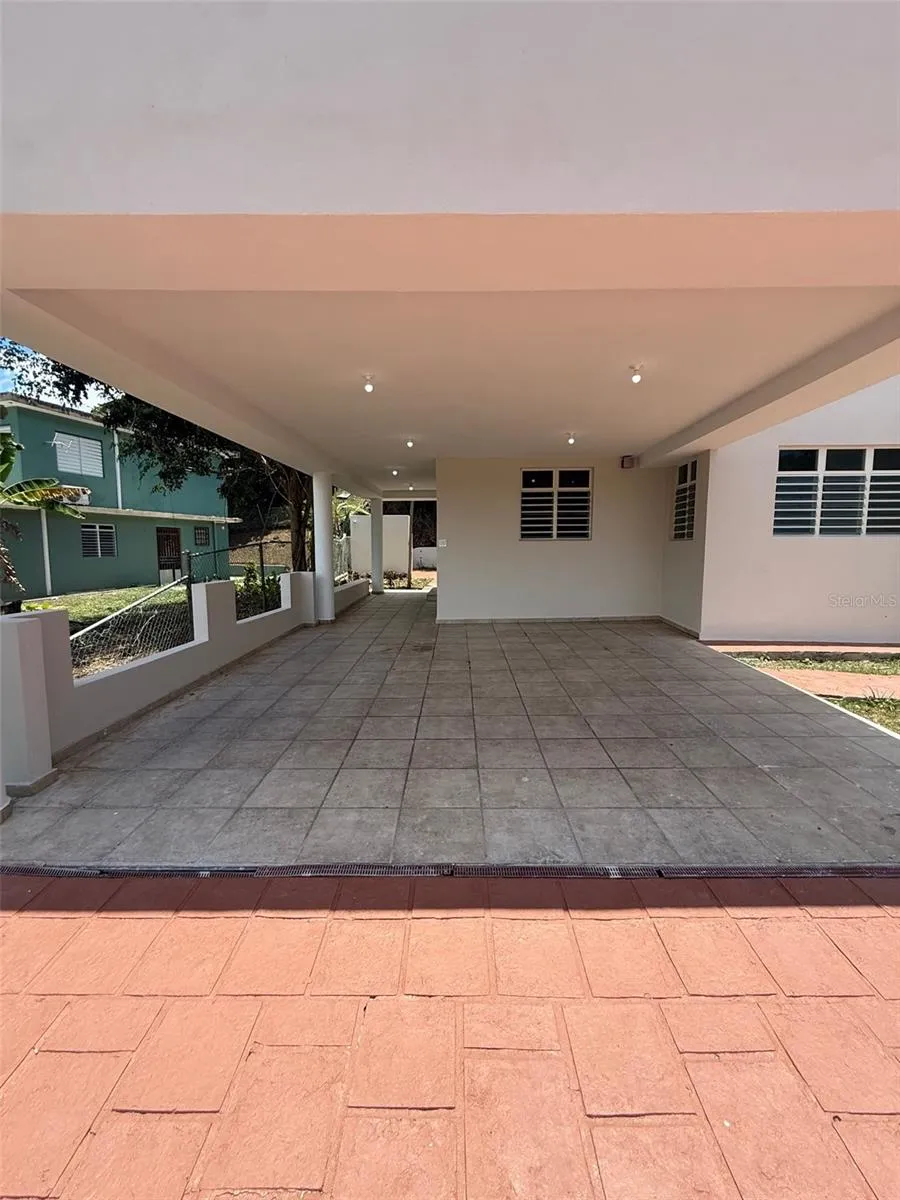 796 BAIROA Caguas, PR 00725