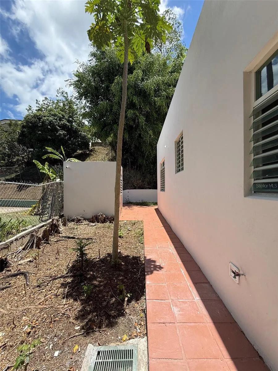 796 BAIROA Caguas, PR 00725