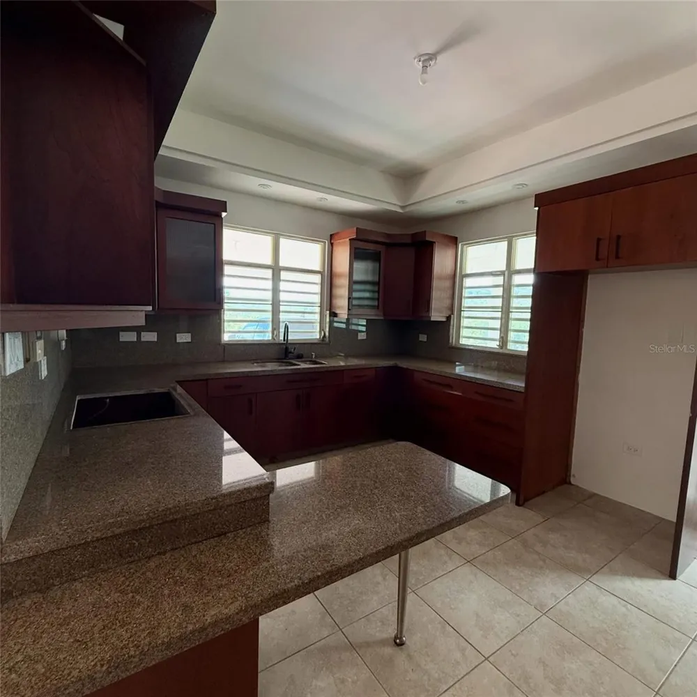 796 BAIROA Caguas, PR 00725