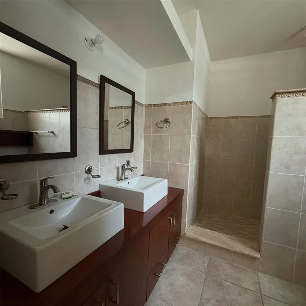 796 BAIROA Caguas, PR 00725