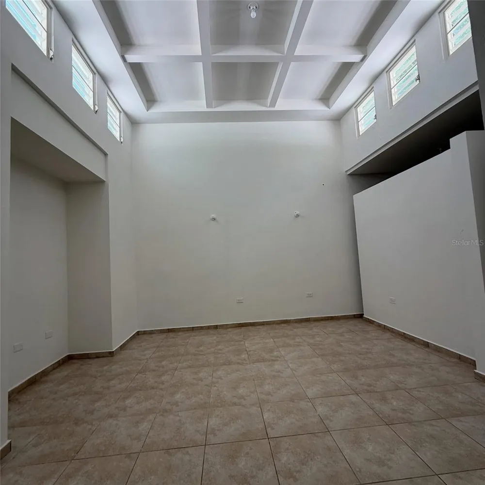 796 BAIROA Caguas, PR 00725