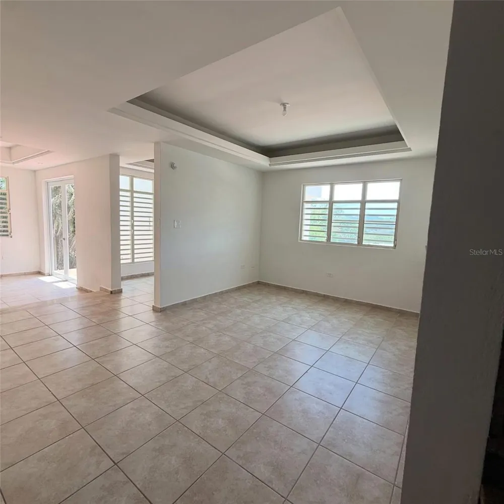 796 BAIROA Caguas, PR 00725