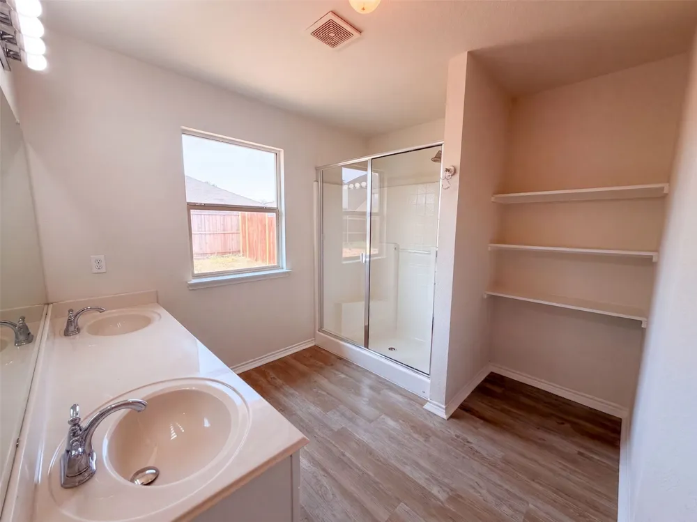 2011 Allyson Drive Heartland, TX 75126