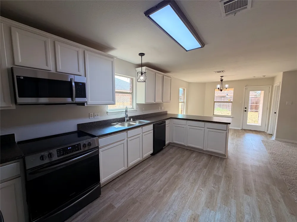 2011 Allyson Drive Heartland, TX 75126