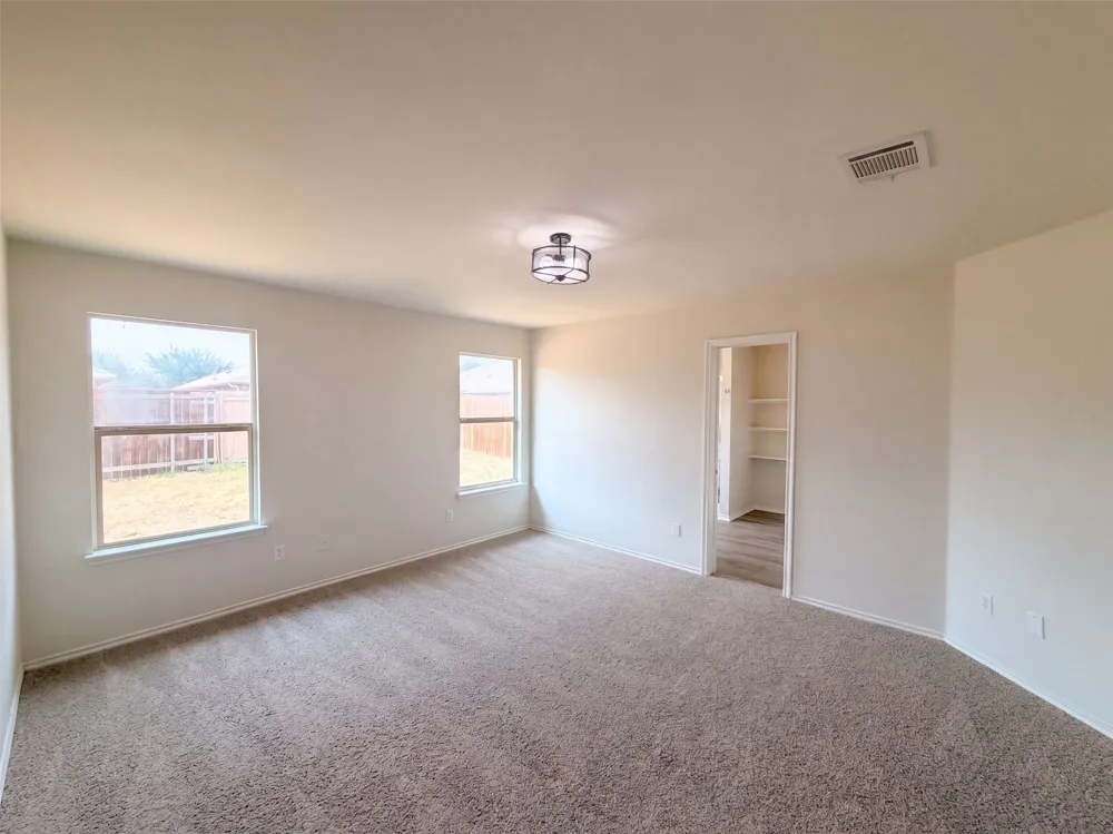 2011 Allyson Drive Heartland, TX 75126