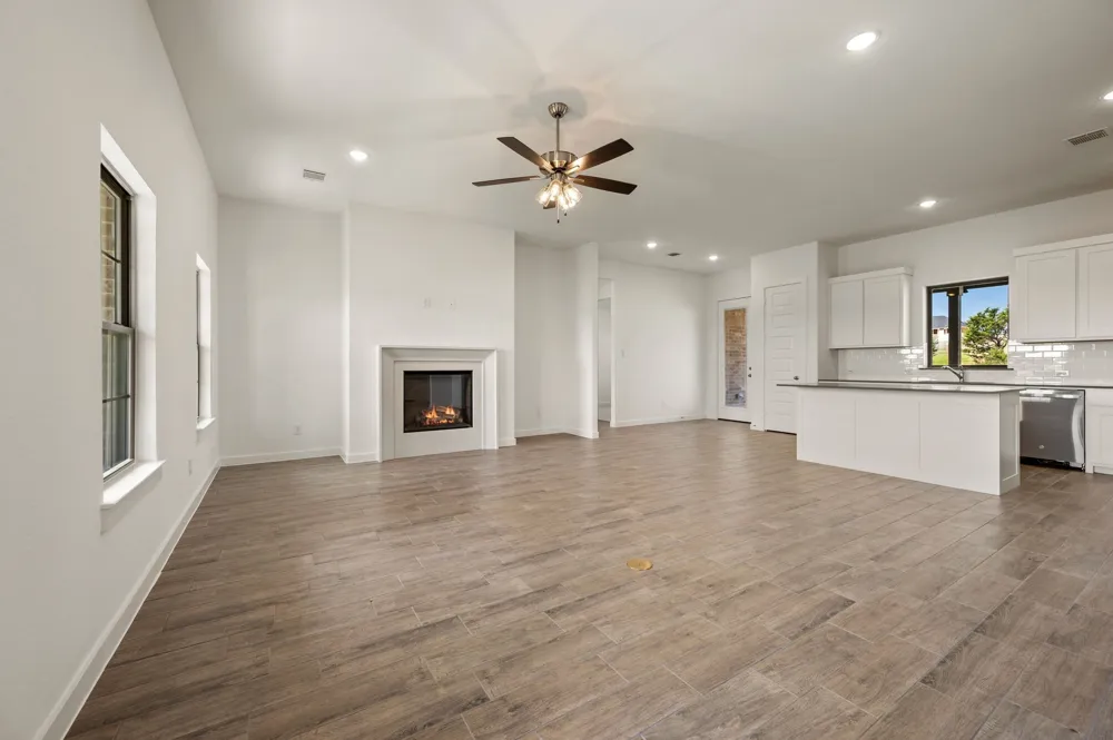 1013 Gatlin Court Springtown, TX 76082
