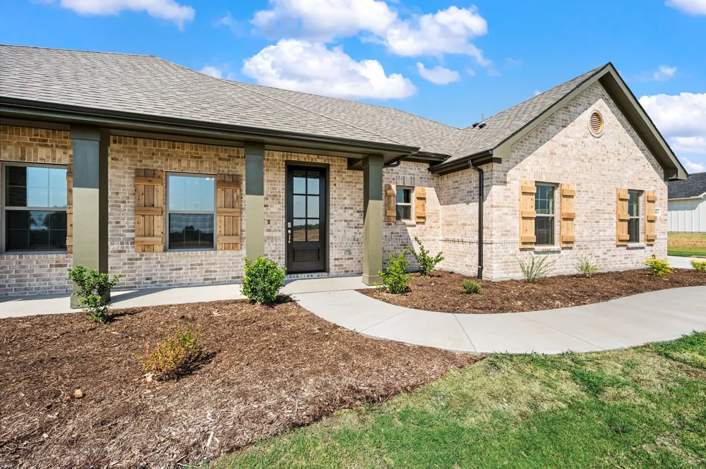 1013 Gatlin Court Springtown, TX 76082