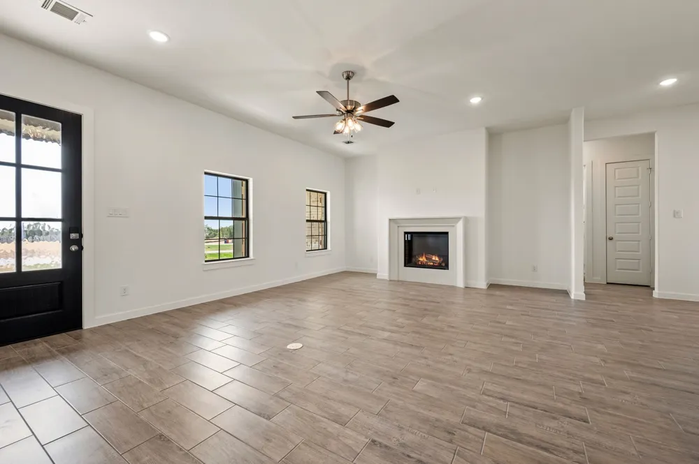 1013 Gatlin Court Springtown, TX 76082