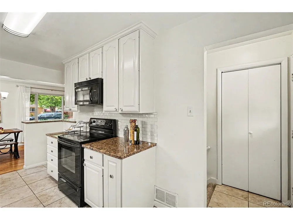 2370 Kingston Street Aurora, CO 80010