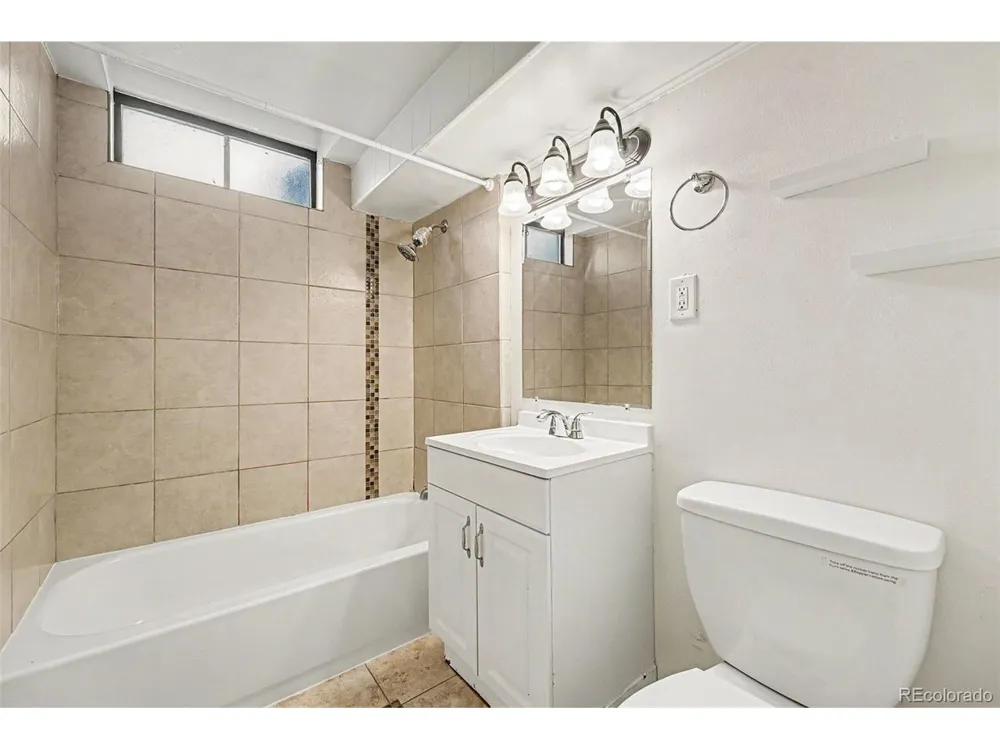 2370 Kingston Street Aurora, CO 80010
