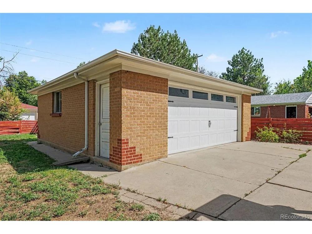 2370 Kingston Street Aurora, CO 80010