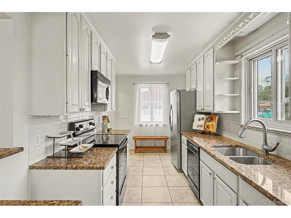 2370 Kingston Street Aurora, CO 80010