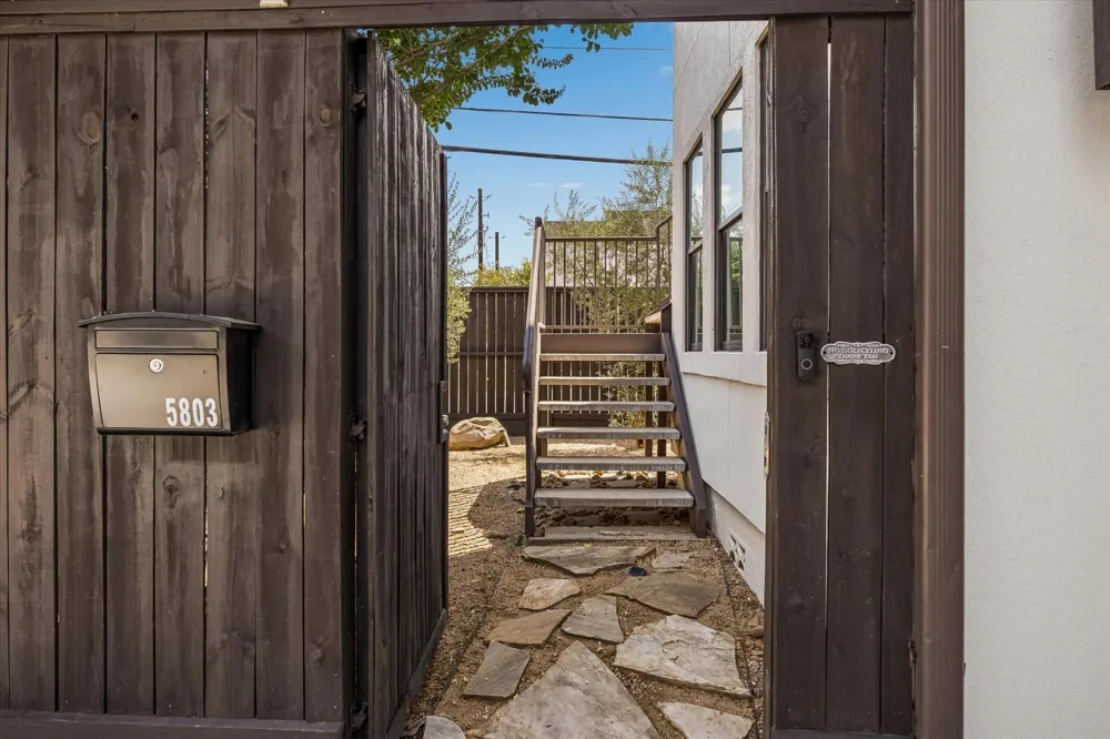 5803 Kiam Street Houston, TX 77007