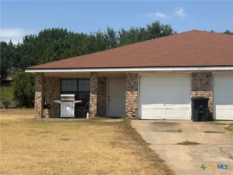 1705 Copperfield Circle