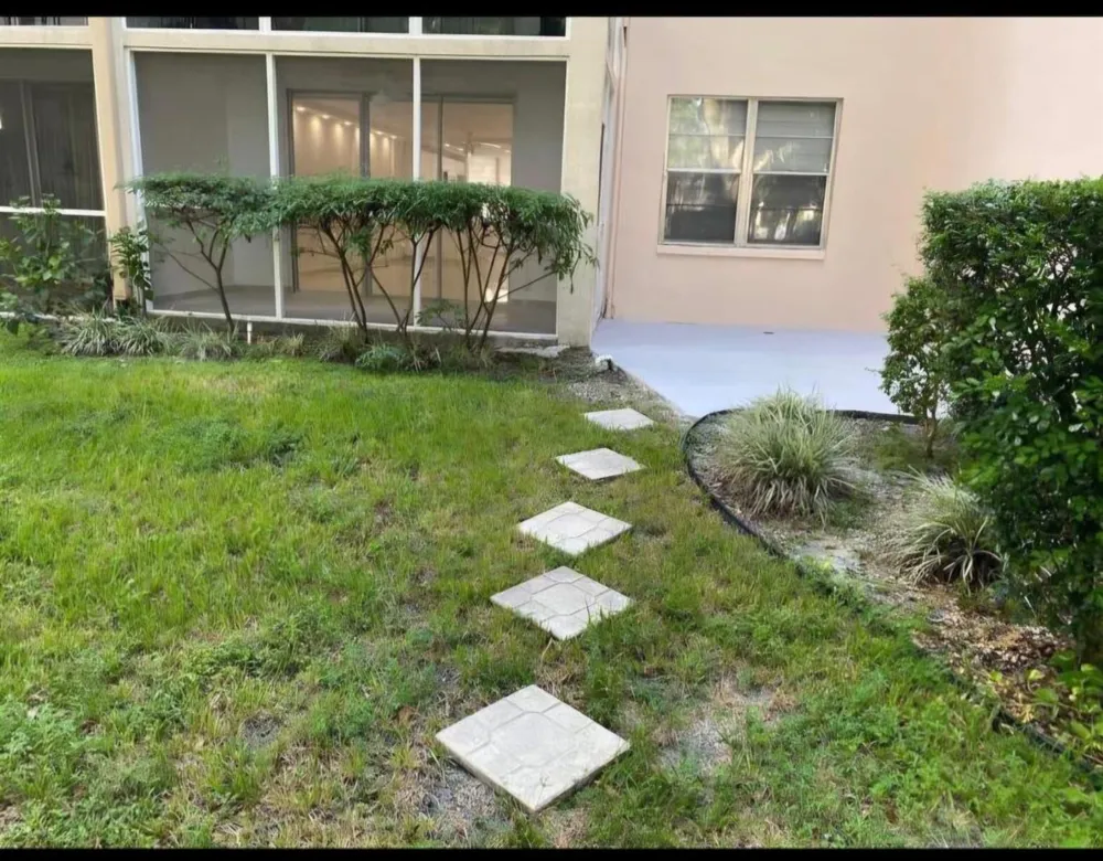 2600 NW 49TH AVENUE #112 Lauderdale Lakes, FL 33313