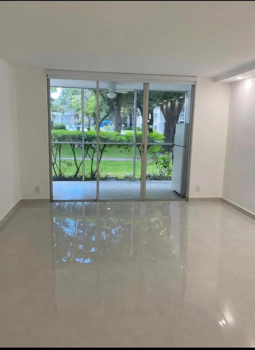 2600 NW 49TH AVENUE #112 Lauderdale Lakes, FL 33313