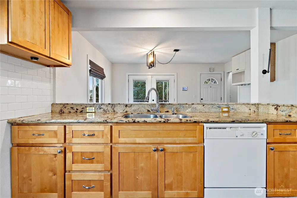 4813 S Oakes Street Tacoma, WA 98409