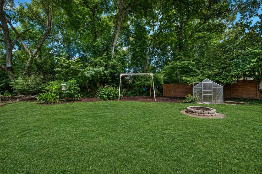 121 Agee Cir E Hendersonville, TN 37075