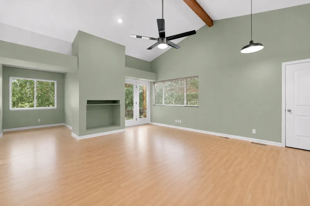 121 Agee Cir E Hendersonville, TN 37075