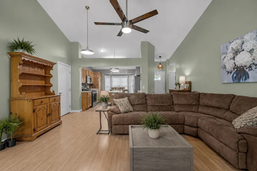 121 Agee Cir E Hendersonville, TN 37075