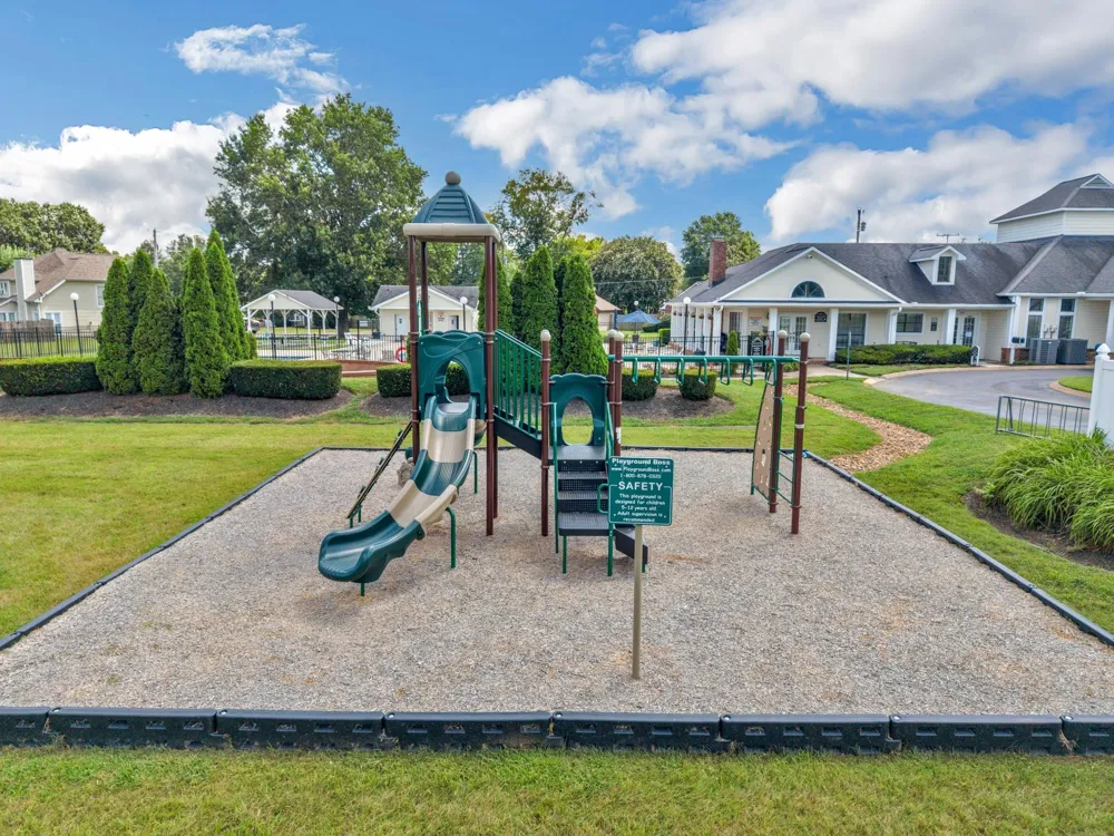 121 Agee Cir E Hendersonville, TN 37075
