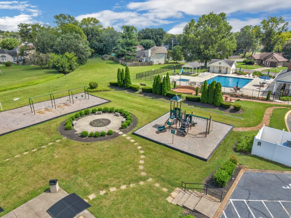 121 Agee Cir E Hendersonville, TN 37075