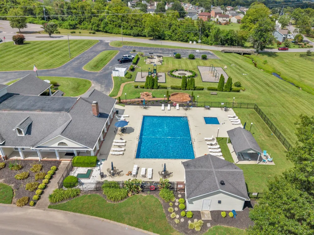 121 Agee Cir E Hendersonville, TN 37075