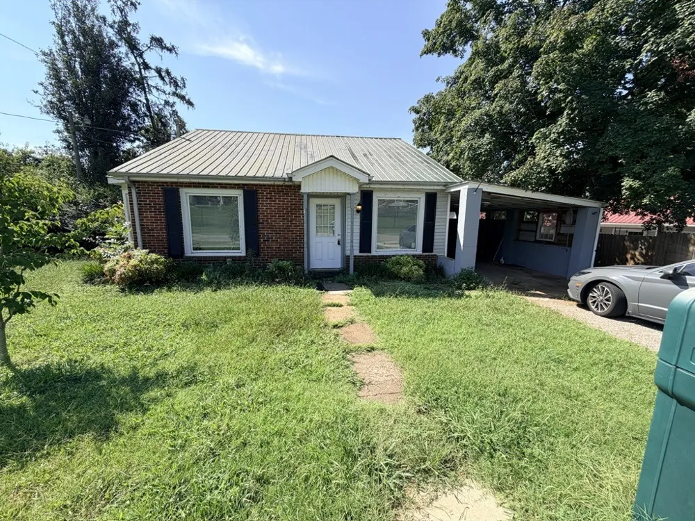 203 W Petty Ln Winchester, TN 37398