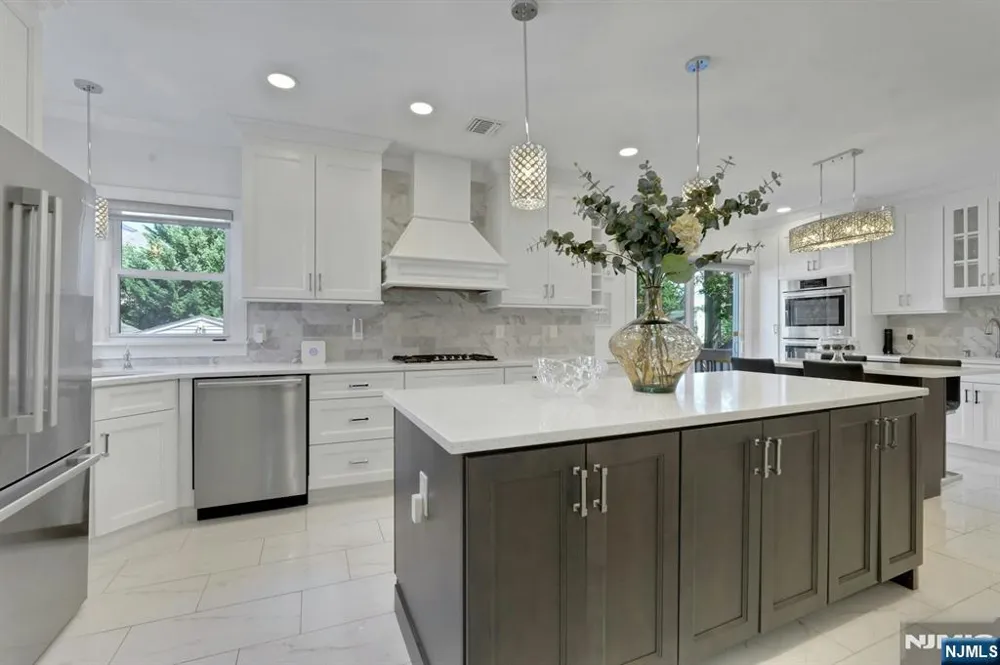 281 W Englewood Avenue Teaneck, NJ 07666