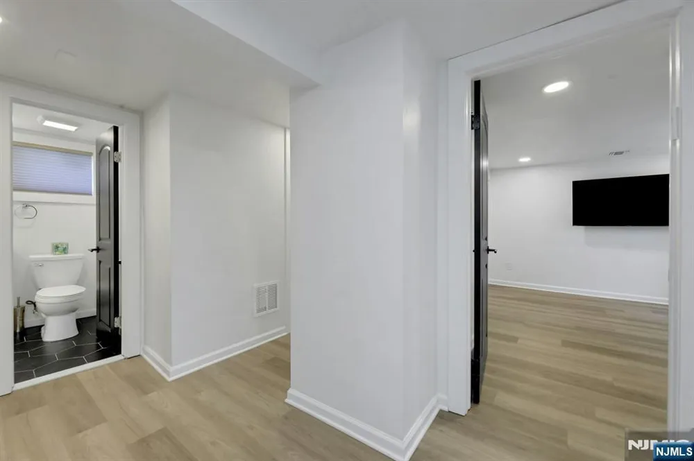 281 W Englewood Avenue Teaneck, NJ 07666