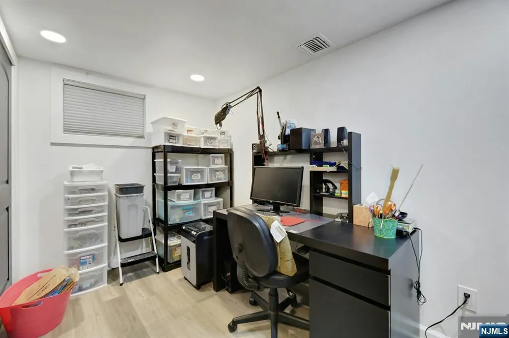 281 W Englewood Avenue Teaneck, NJ 07666