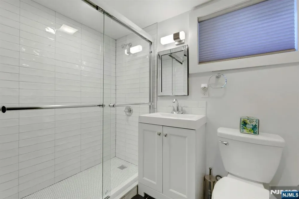 281 W Englewood Avenue Teaneck, NJ 07666