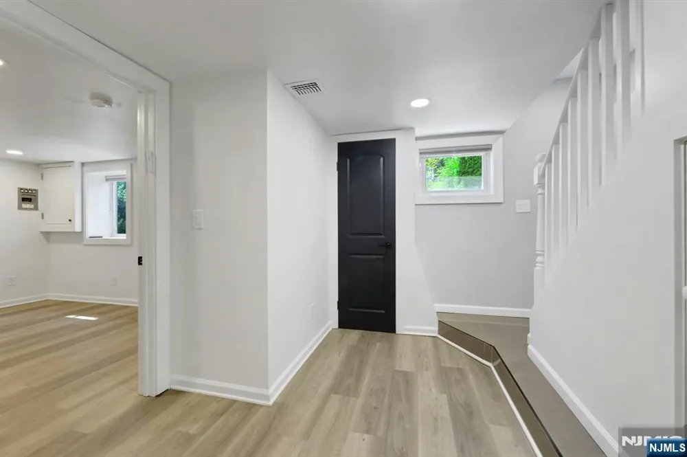 281 W Englewood Avenue Teaneck, NJ 07666