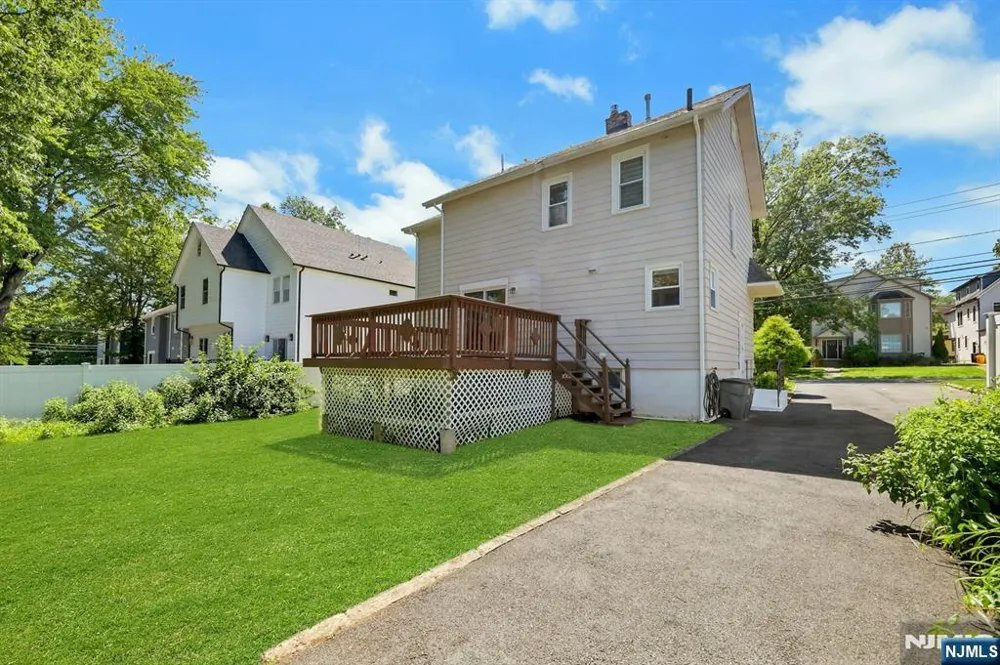 281 W Englewood Avenue Teaneck, NJ 07666